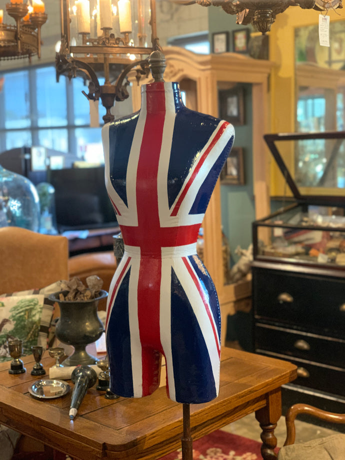 How To: Paint a Union Jack Flag on a Mannequin