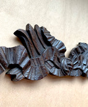 Close up of carving of Carved Oak Cornice Ribbon